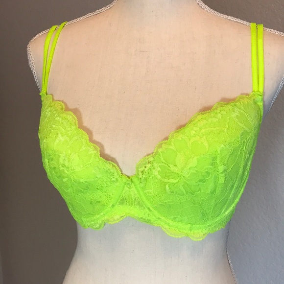 VS pink bra - Picture 1 of 3